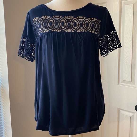 ANN TAYLOR LOFT Navy Lace Top - Picture 1 of 4